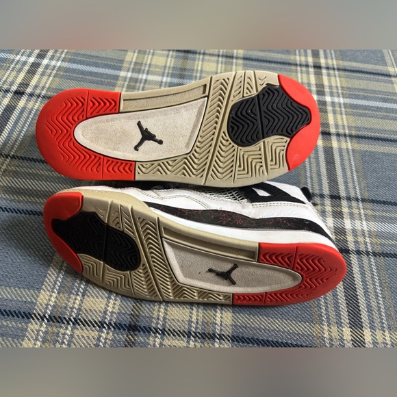 Nike Air Jordan 4 Retro White Black Crimson - Picture 4 of 8